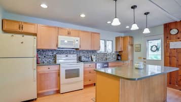 Cottage (3 Bedrooms) | Interior