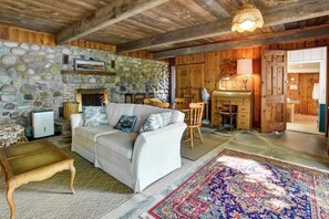 Cottage (3 Bedrooms) | Interior