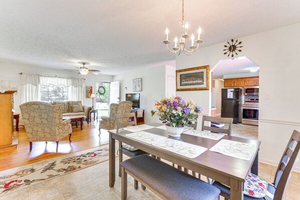 House (3 Bedrooms) | Interior