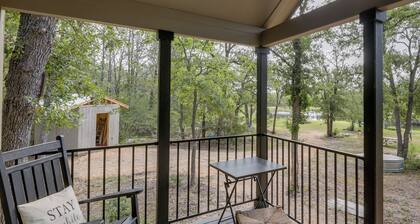 Fishing Pond: Minervas Cottage in West Point!