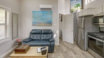 House (1 Bedroom) | Interior