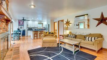 House (4 Bedrooms) | Interior