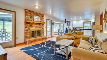 House (4 Bedrooms) | Interior