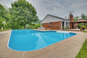 House (4 Bedrooms) | Interior - Pet-friendly Union Vacation Rental With Pool! (Burlington)