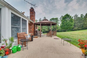 House (4 Bedrooms) | Interior - Pet-friendly Union Vacation Rental With Pool! (Burlington)
