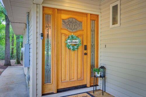 Peaceful Lucedale Hideaway on Private Acerage!