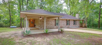 Peaceful Lucedale Hideaway on Private Acerage!