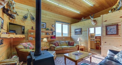 Cozy Cora Studio Cabin w/ Wind River Mtn Views
