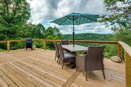 Searcy Vacation Rental w/ Deck & Water Views!