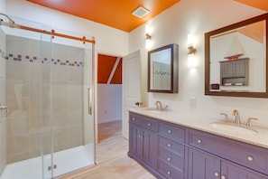 Bathroom - Pet-friendly Cropwell Retreat on Coosa River! (Cropwell)