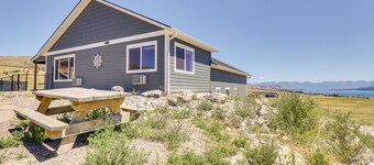 Pet-friendly Elmo Home w/ Mountain & Lake Views!