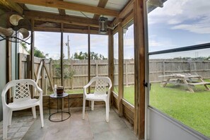 Interior - Golden Meadow Getaway: Patio, Grill, and Kayaks! (Golden Meadow)