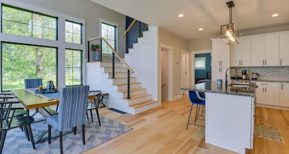 Spacious Lake Ontario Getaway: Steps to Beach!