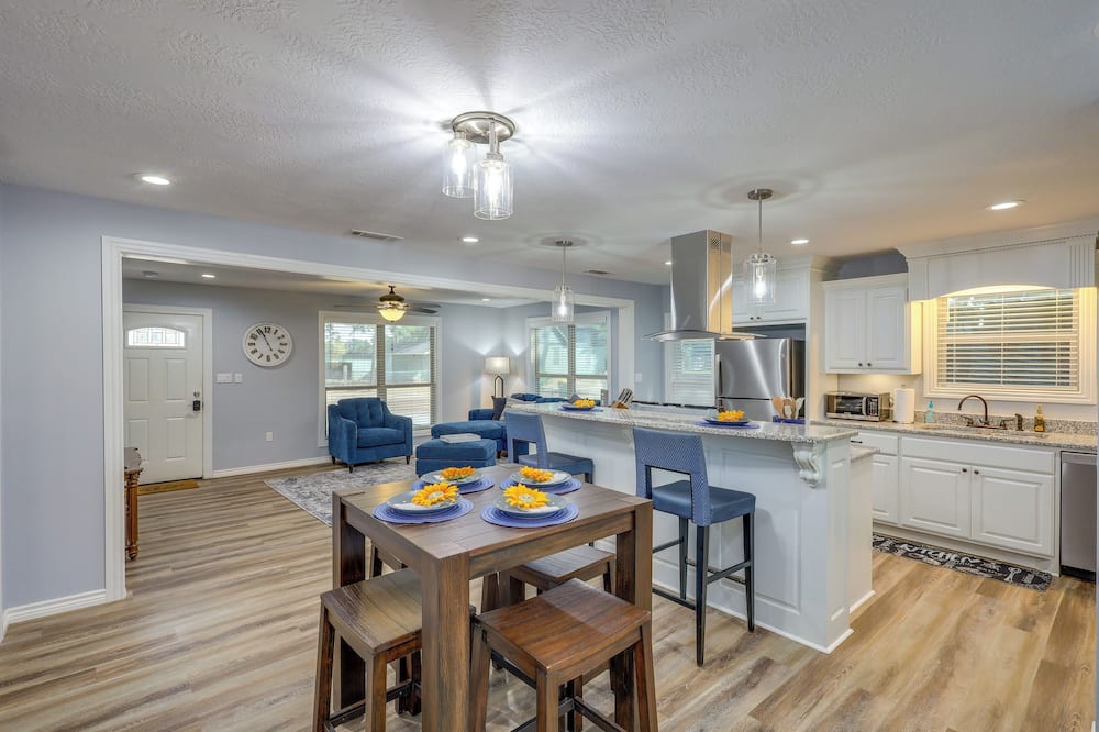 Sunny Hearne Home Near Universities! - Milam County, TX