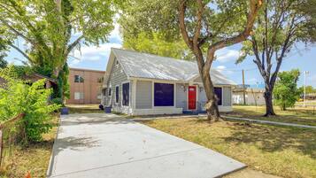 House (2 Bedrooms) | Front of property