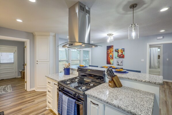 House (2 Bedrooms) | Interior