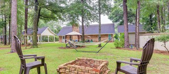 Dog-friendly Alabama Retreat w/ Patio & Fire Pit!