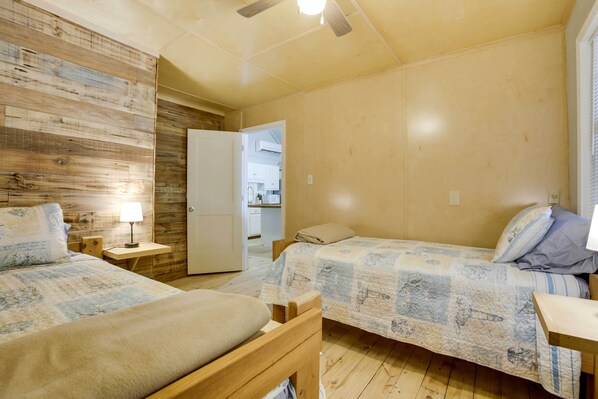 House (1 Bedroom) - Golden Meadow Getaway: Waterfront Retreat w/ Deck (Golden Meadow)