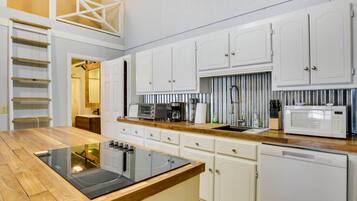 House (1 Bedroom) | Interior