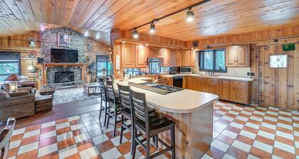 Long Lake Log Cabin: 3 Mi to Town