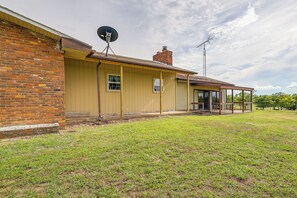 House (3 Bedrooms) | Interior - 9 Mi to Grove: Home w/ Fire Pit in Southwest City (Southwest City)