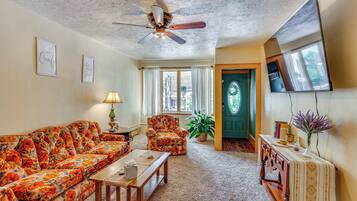 House (3 Bedrooms) | Front of property