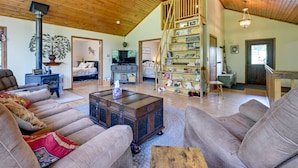 Unclassified image, 5 of 37, button - Cozy Wisconsin Retreat w/ Deck, Grill & Fire Pit! (Withee)