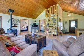 4 bedrooms, laptop workspace, iron/ironing board, bed sheets - Cozy Wisconsin Retreat w/ Deck, Grill & Fire Pit! (Withee)