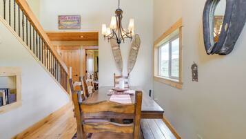 House (4 Bedrooms) | Interior