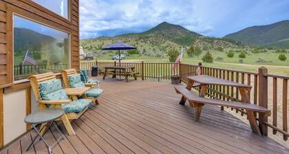 Alder Home w/ Mountain Views 2 Mi to Ruby River