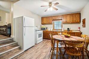 Interior - Charming Pocahontas Escape Near Historic Downtown! (Pocahontas)