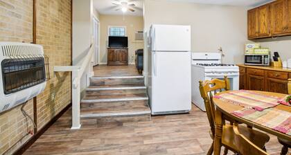 Charming Pocahontas Escape Near Historic Downtown!
