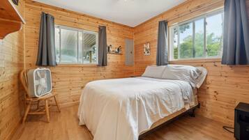 2 bedrooms, bed sheets