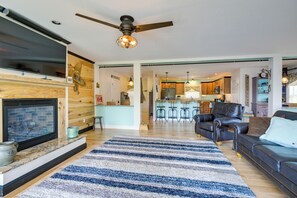 Apartment (2 Bedrooms) | Interior - Waterfront Conway Area Condo: Walk to Beach! (Silver Lake)