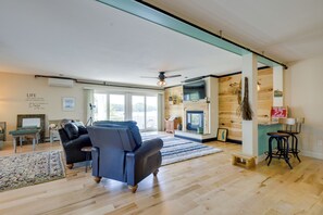 Apartment (2 Bedrooms) | Interior - Waterfront Conway Area Condo: Walk to Beach! (Silver Lake)
