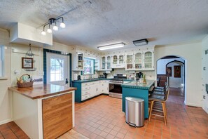 House (Multiple Bedrooms) | Interior