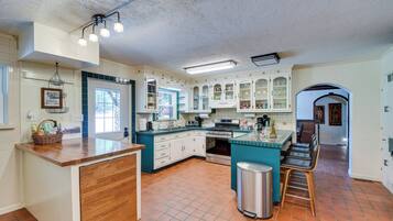 Casa (Multiple Bedrooms) | Interior