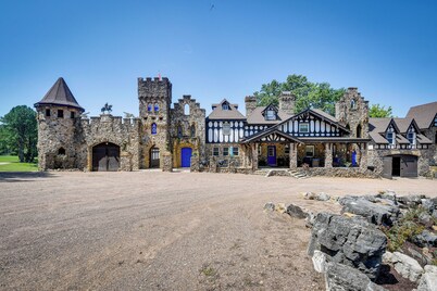 Missouri Castle w/ Private Lake, Pool & 100 Acres!