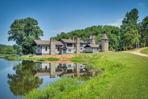 House (Multiple Bedrooms) | Front of property - Missouri Castle w/ Private Lake, Pool & 100 Acres! (St Mary)