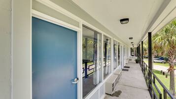 Apartment (0 Bedroom) | Interior