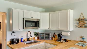 Apartment (0 Bedroom) | Interior