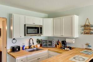 Apartment (0 Bedroom) | Interior - Lake Marion Gem: Communal Outdoor Space w/ Views! (Eutawville)