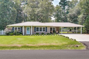 House (2 Bedrooms) | Front of property - Charming Bamberg Home Near Medical Centers! (Bamberg)