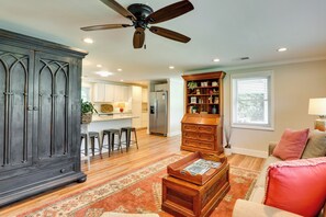 House (2 Bedrooms) | Interior