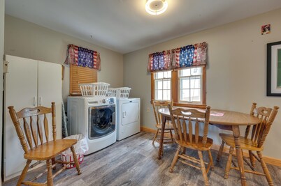 Cozy Iowa Getaway w/ Patio & Fenced-in Yard!