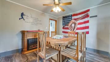 House (3 Bedrooms) | Interior