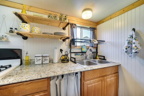 Charming Oklahoma Retreat w/ Grill - Pets Welcome!