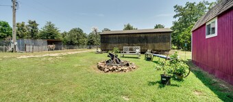 Charming Oklahoma Retreat w/ Grill - Pets Welcome!