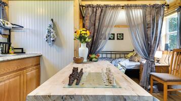 Apartment (0 Bedroom) | Interior