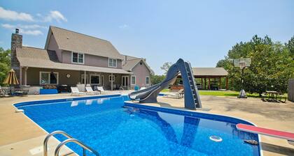 Lonsdale Vacation Rental w/ Pool & Hot Tub!